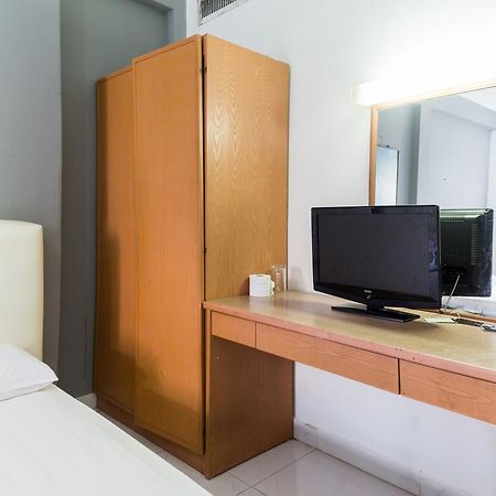 ホテルReddoorz Near Aljunied Mrt シンガポール エクステリア 写真