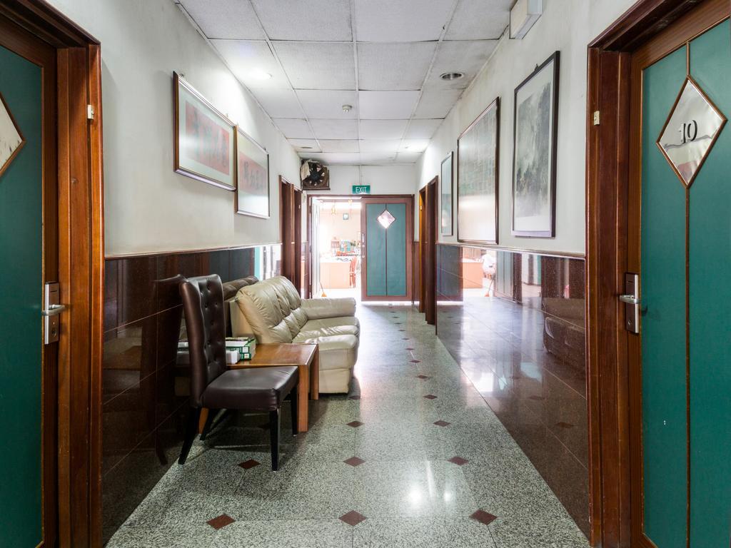 ホテルReddoorz Near Aljunied Mrt シンガポール エクステリア 写真