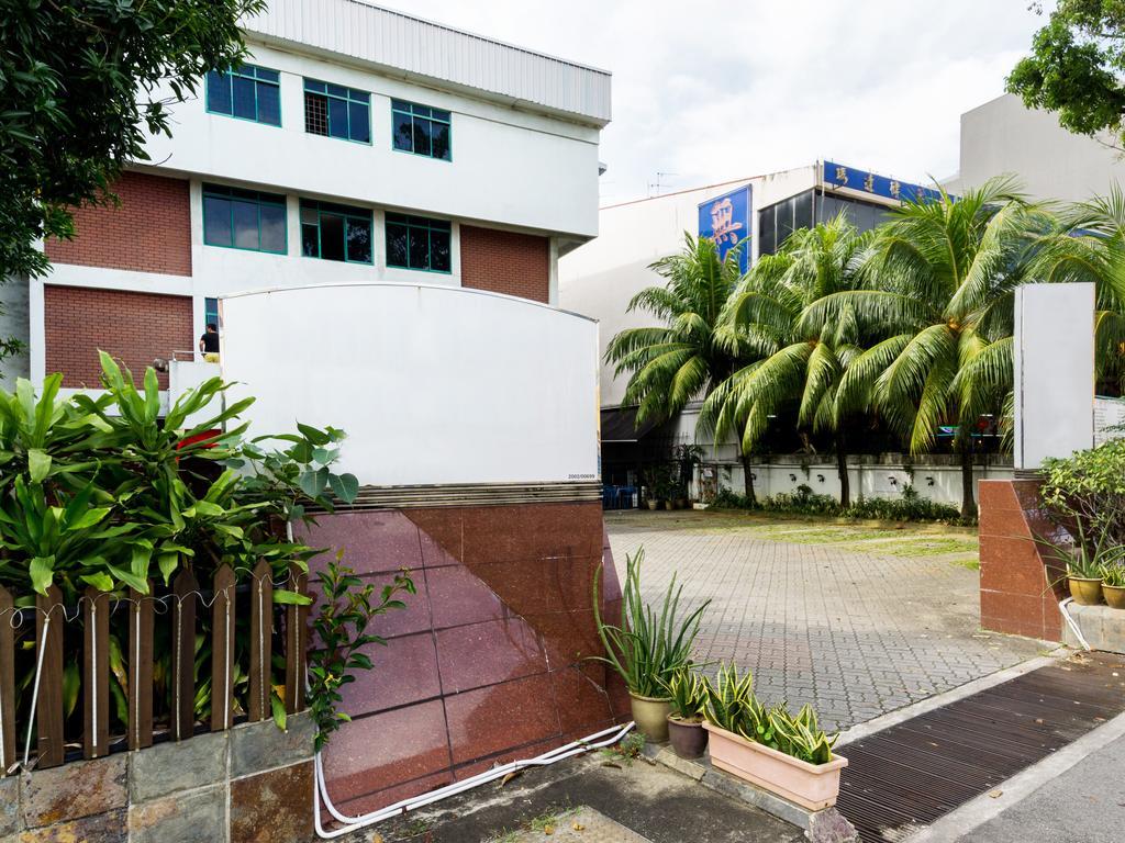 ホテルReddoorz Near Aljunied Mrt シンガポール エクステリア 写真